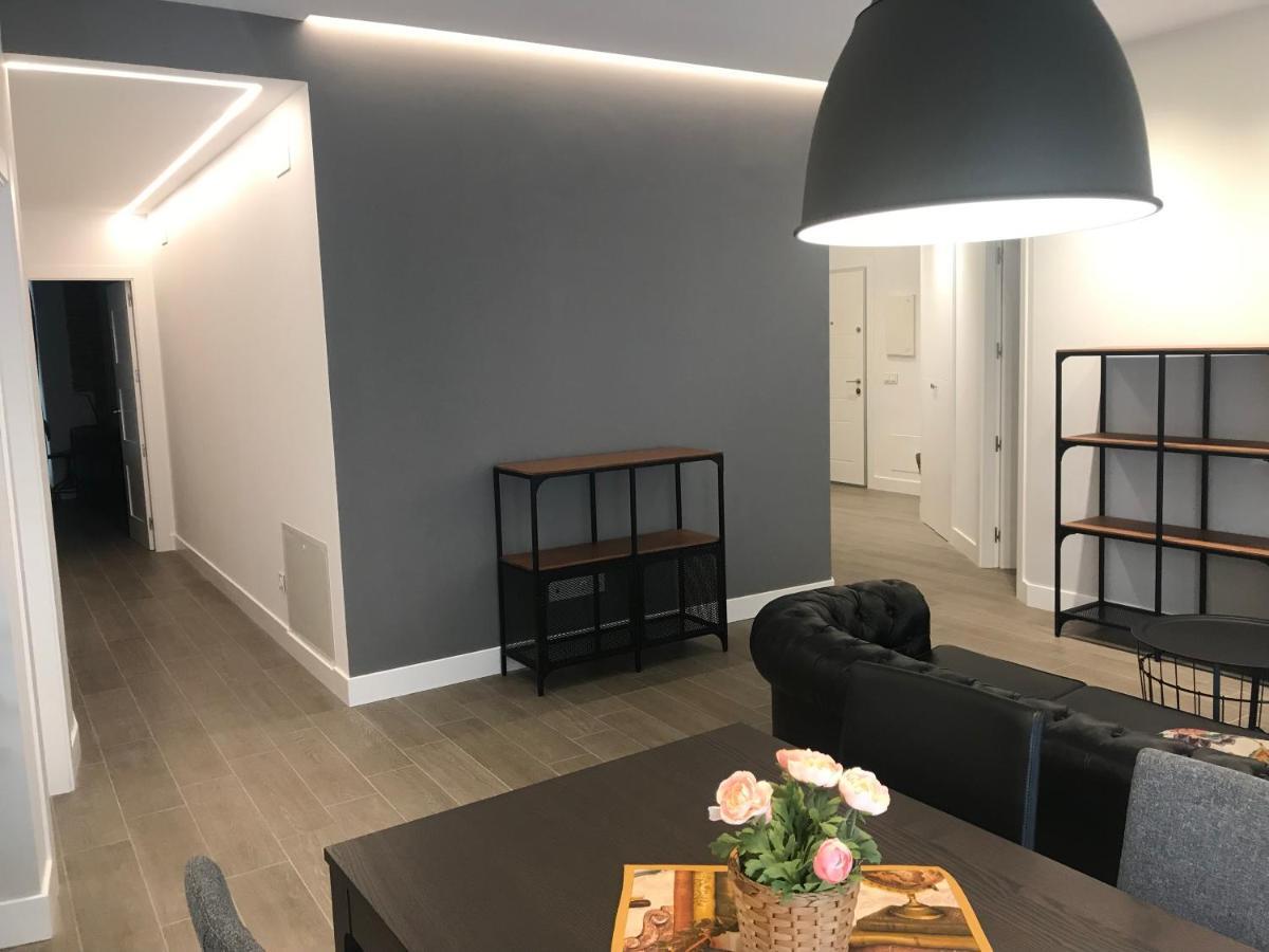 Duke Apartment *